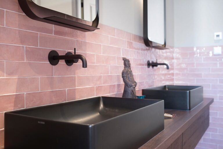 Gekleurde en decoratieve tegels